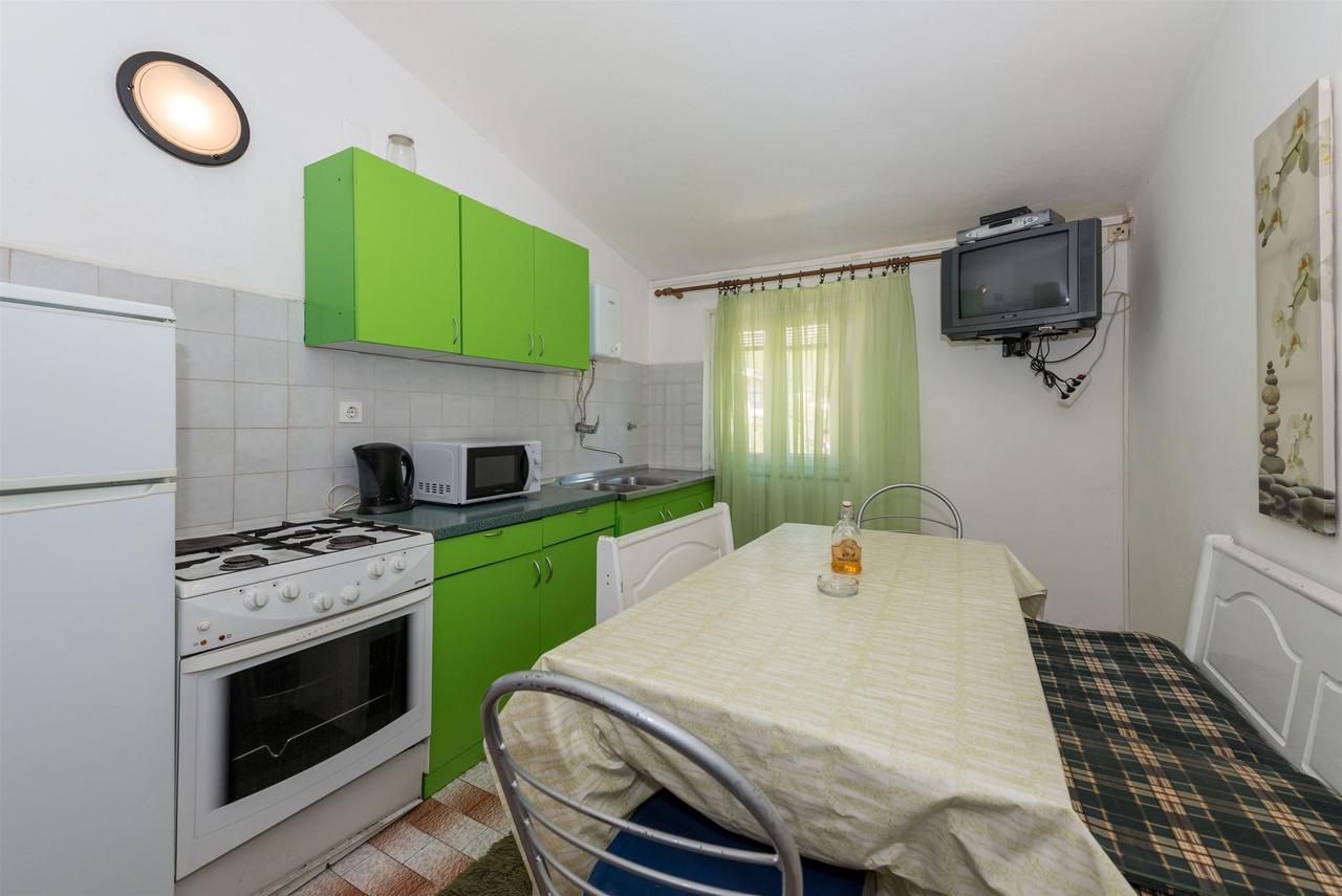 Apartments And Rooms Dragica Starigrad Paklenica Esterno foto