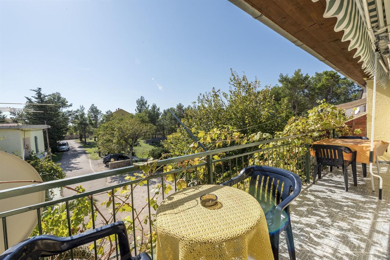 Apartments And Rooms Dragica Starigrad Paklenica Esterno foto