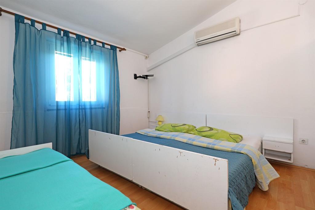 Apartments And Rooms Dragica Starigrad Paklenica Esterno foto