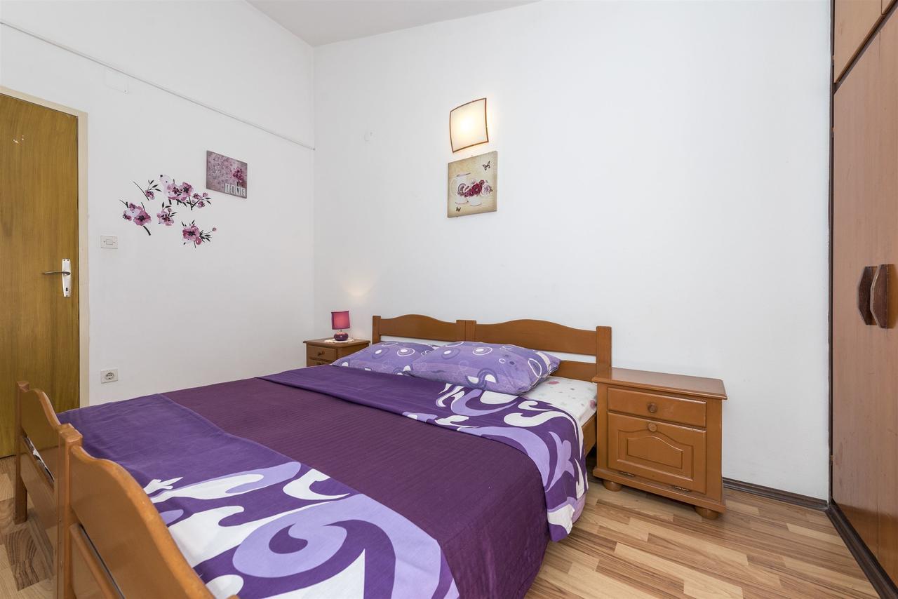 Apartments And Rooms Dragica Starigrad Paklenica Esterno foto
